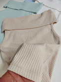 کراپ یقه قایقی (آف شولدر) آستین حلقه ای - Boat-neck (off-shoulder) crop with ring sleeves