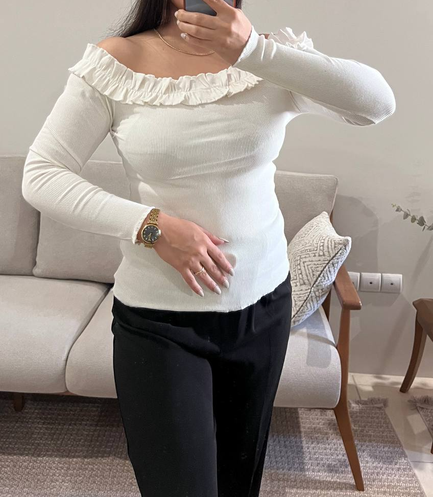 بلوز آف شولدر یقه عروسکی آستین بلند -  Off-shoulder turtleneck long sleeve blouse