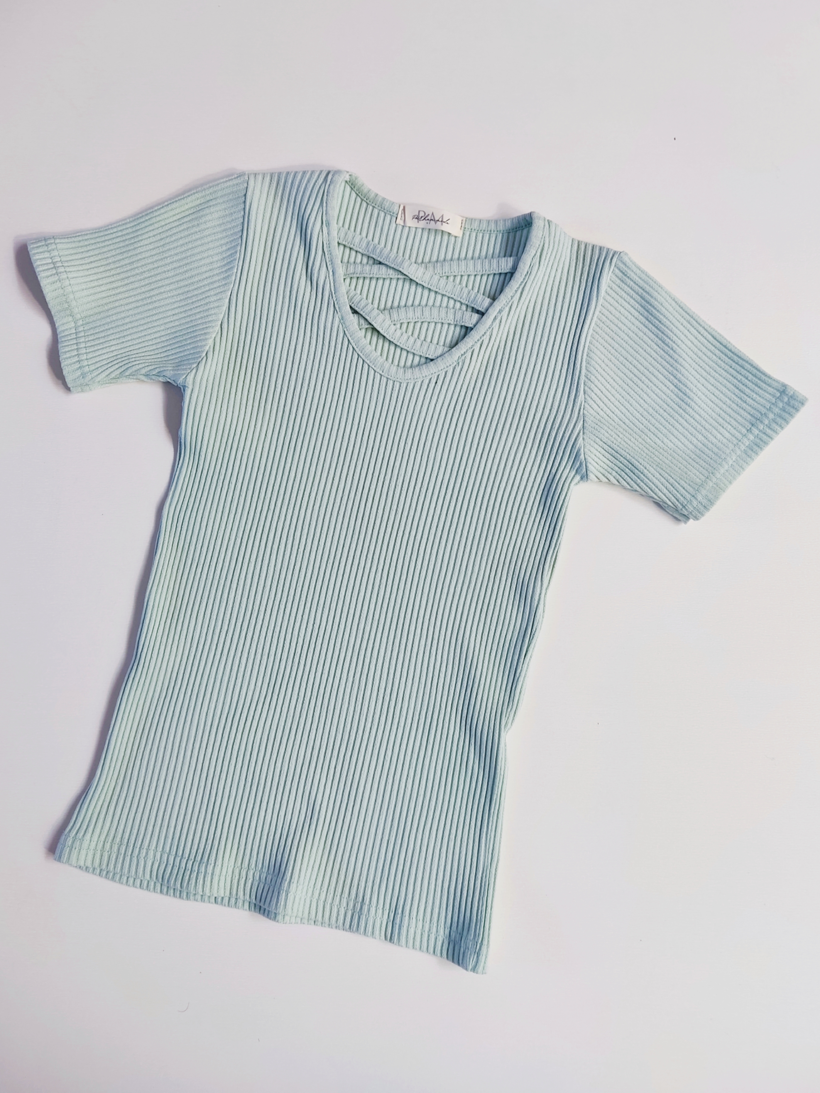 کراپ یقه هفت بند ضربدری - Criss-cross strap V-neck crop