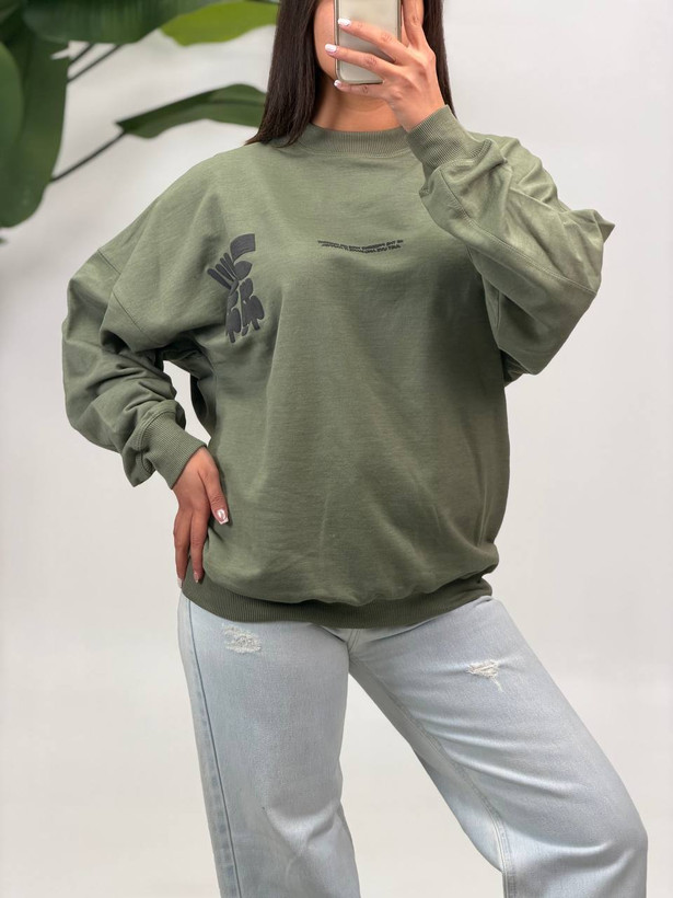 دورس اورسایز یقه گرد ، پشت و رو طرح ـ Oversized crew-neck dors with designs on both the front and back