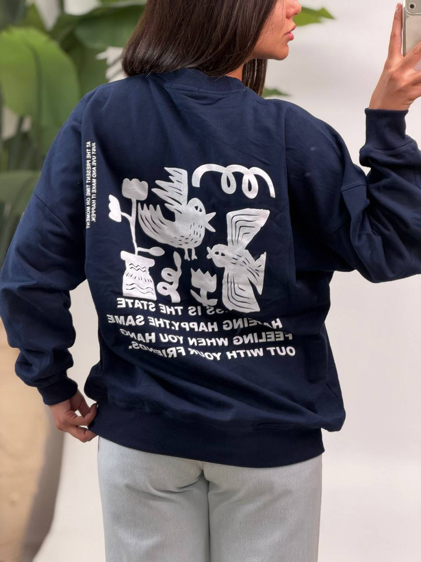 دورس اورسایز یقه گرد ، پشت و رو طرح ـ Oversized crew-neck dors with designs on both the front and back