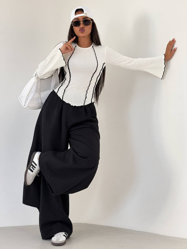 بلوز کثیف دوزی آستین کلوش ـ bell-sleeve blouse