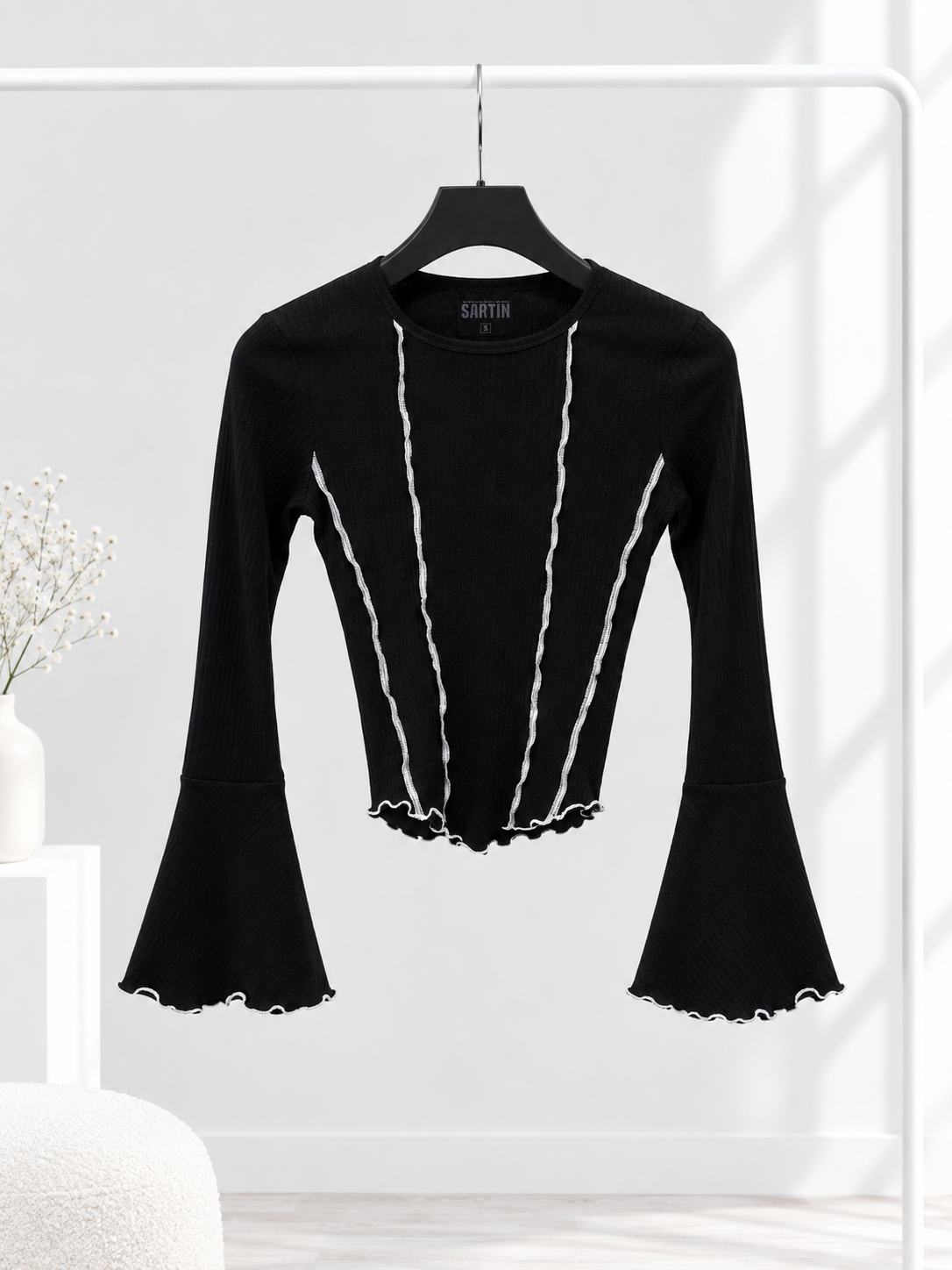 بلوز کثیف دوزی آستین کلوش ـ  bell-sleeve blouse