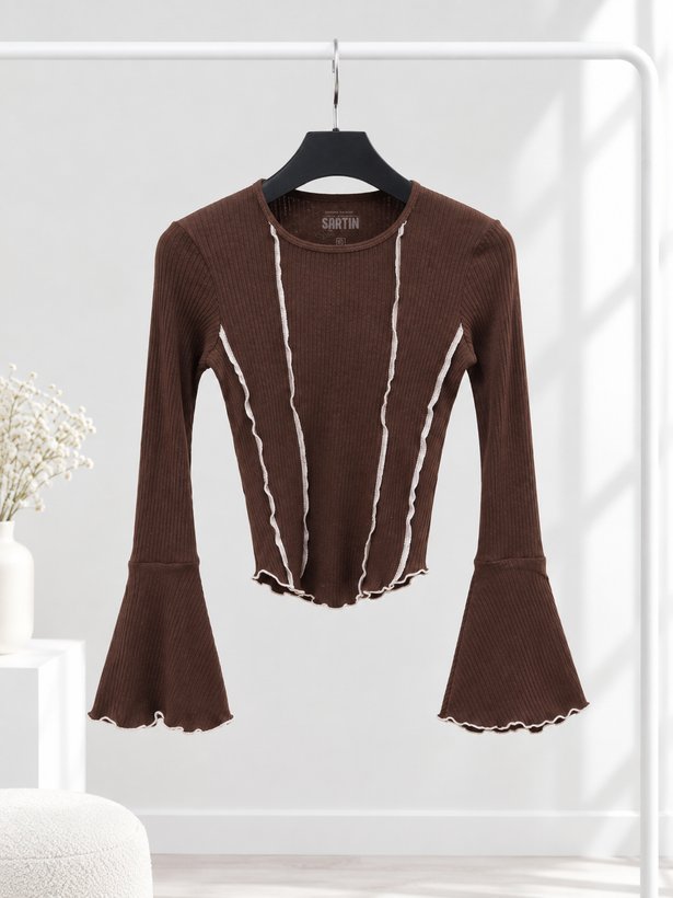 بلوز کثیف دوزی آستین کلوش ـ bell-sleeve blouse